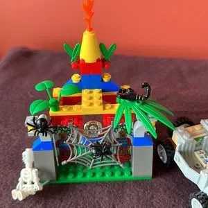A Lego | Toys | Lego Adventurers Jungle 5936 Spiders Secret